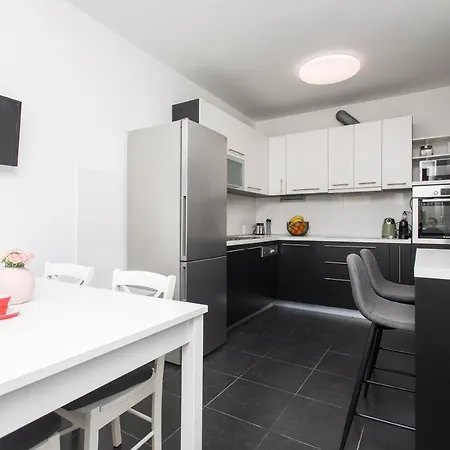 Beus Downtown Apartman *