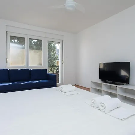 Beus Downtown Apartman *